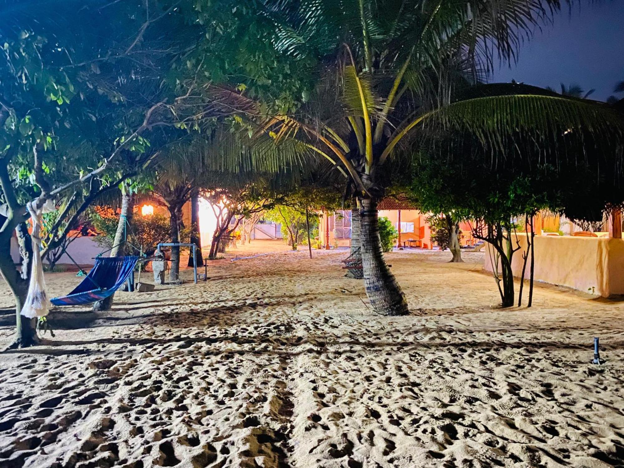 Dolphin Village Alankuda Екстериор снимка