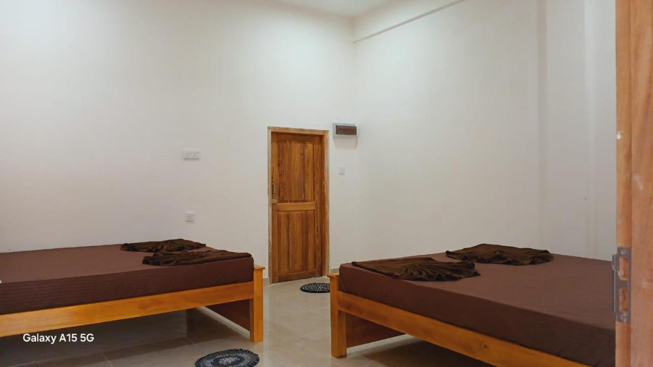 Dolphin Village Alankuda Екстериор снимка